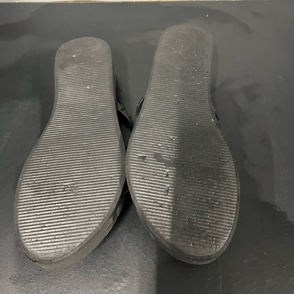 BCBG sandals - Picture 3 of 3